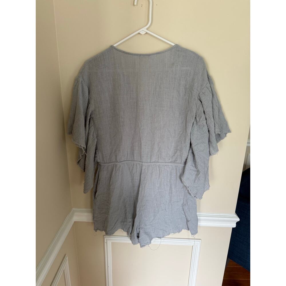 Pink Lily | Blue/Gray Gauzy Cotton Blend Button 1/2 V-Neck Frayed Hem Romper- M - Picture 8 of 11